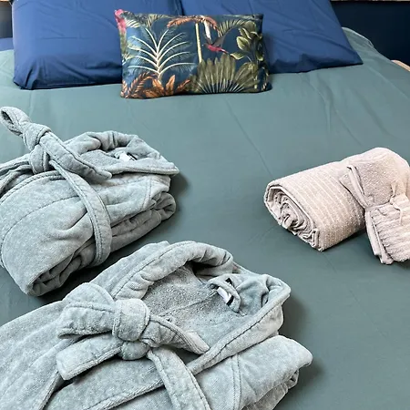 Piscine Chauffee, Centre, Maison Atypique Holiday home *