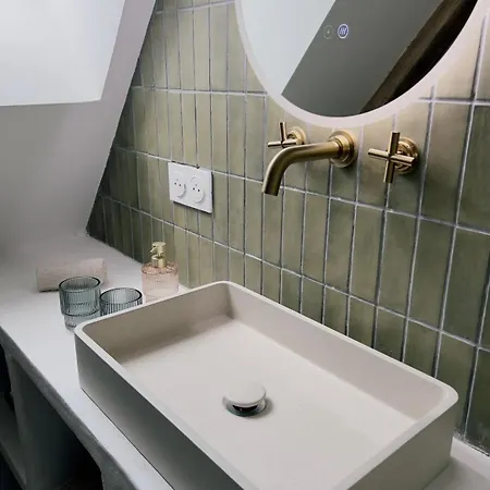 Holiday home Piscine Chauffee, Centre, Maison Atypique Rouen