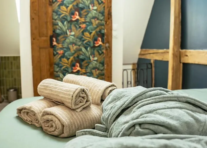 Casa de Férias Piscine Chauffee, Centre, Maison Atypique *