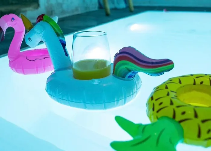 Piscine Chauffee, Centre, Maison Atypique *